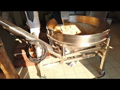 Linea di produzione di macchine automatiche per il cucciolo di cani e gatti in Germania