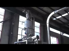 La linea di produzione di alimenti per animali da compagnia da 500 kg di mangimi per pesci è in funzione nella fabbrica